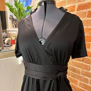 Diane Von Furstenberg size 12 black silk dress